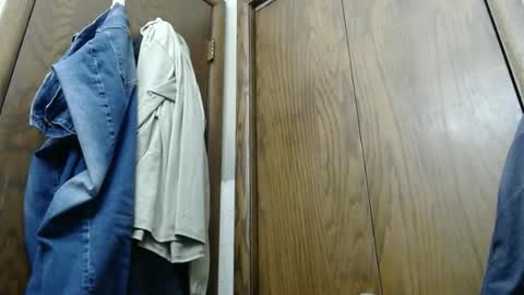 Snapshot of junk_yard_dog chatting on 11-18-25, 12:42 Dave online show from 11-18-25, 12:42