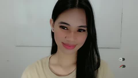 Snapshot of juny_lanyy chatting on 01-03-25, 11:33 Julia online show from 01-03-25, 11:33