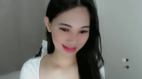 Snapshot of juny_lanyy chatting on 01-04-25, 05:05 Julia online show from 01-04-25, 05:05