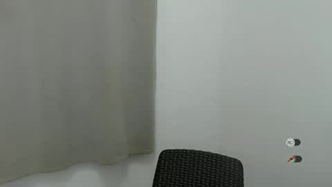 Snapshot of juny_lanyy chatting on 01-13-25, 11:19 Julia online show from 01-13-25, 11:19