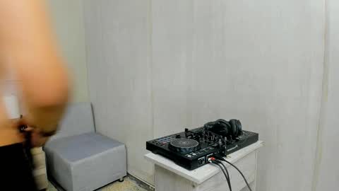 Jupiter online show from 11-28-25, 06:32