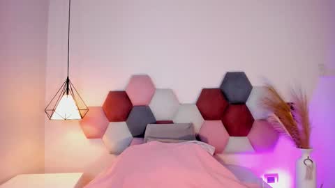 Jupiter Fox online show from 10-24-25, 12:52