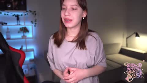 Snapshot of just_emmy chatting on 03-09-25, 04:49 just call me Emmy online show from 03-09-25, 04:49