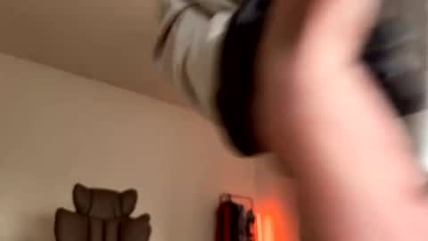 Billie  B  William online show from 04-17-26, 08:50