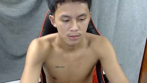 Snapshot of justcallme_james chatting on 06-07-26, 04:05 James online show from 06-07-26, 04:05