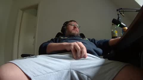 Just Flo ---  online show from 04-02-26, 02:58