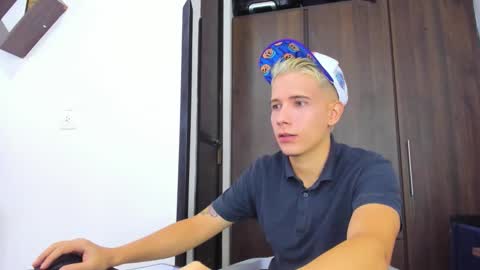 Snapshot of justin_biker chatting on 11-04-25, 12:37 justin_biker online show from 11-04-25, 12:37