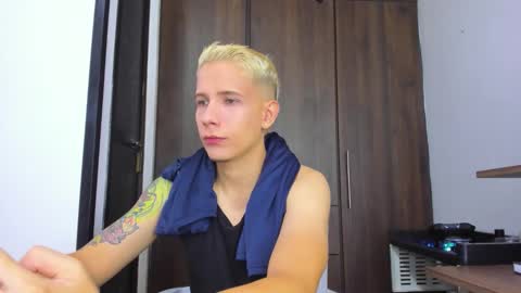 Snapshot of justin_biker chatting on 11-05-25, 11:43 justin_biker online show from 11-05-25, 11:43