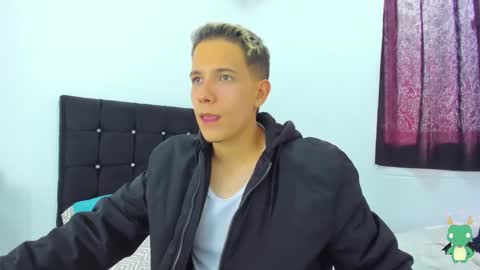 Snapshot of justin_biker chatting on 03-09-26, 03:38 justin_biker online show from 03-09-26, 03:38