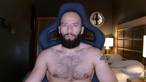 Justin online show from 11-08-25, 01:22