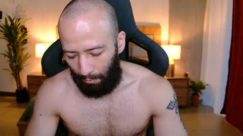 Snapshot of justin_hton chatting on 01-06-26, 11:36 Justin online show from 01-06-26, 11:36