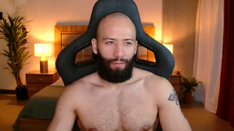 Snapshot of justin_hton chatting on 01-11-26, 10:48 Justin online show from 01-11-26, 10:48