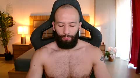 Snapshot of justin_hton chatting on 01-18-26, 09:40 Justin online show from 01-18-26, 09:40