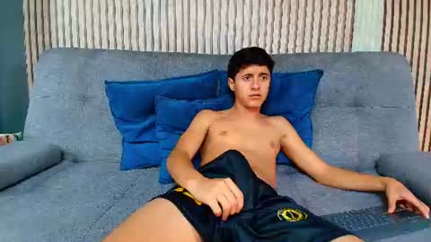 Snapshot of justin_ortiz chatting on 06-12-26, 07:13 Justin Ortiz online show from 06-12-26, 07:13
