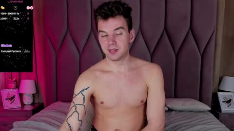 Snapshot of justin_reed chatting on 02-04-25, 04:05 Arthur online show from 02-04-25, 04:05