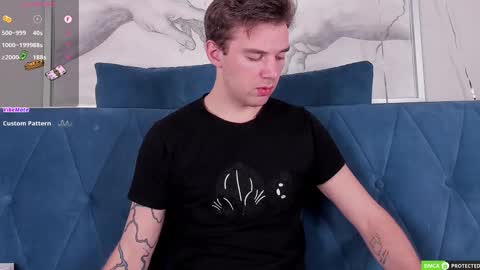 Snapshot of justin_reed chatting on 02-25-25, 04:03 Arthur online show from 02-25-25, 04:03