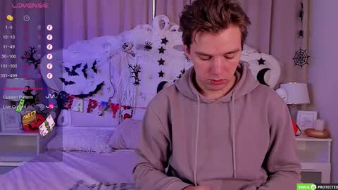 Snapshot of justin_reed chatting on 10-17-25, 03:10 Arthur online show from 10-17-25, 03:10