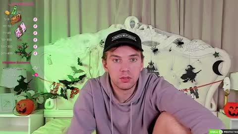 Snapshot of justin_reed chatting on 10-31-25, 05:36 Arthur online show from 10-31-25, 05:36