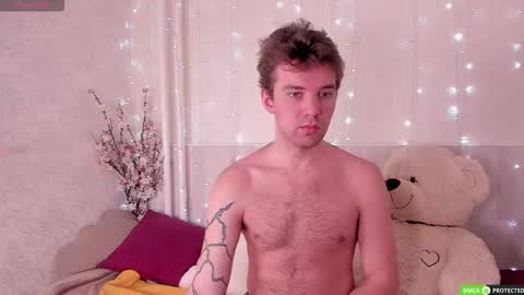 Snapshot of justin_reed chatting on 11-04-25, 08:35 Arthur online show from 11-04-25, 08:35