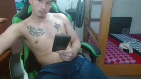 Snapshot of justin_taylor02 chatting on 10-03-25, 05:10 justin_taylor02 online show from 10-03-25, 05:10