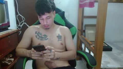 Snapshot of justin_taylor02 chatting on 10-11-25, 01:53 justin_taylor02 online show from 10-11-25, 01:53