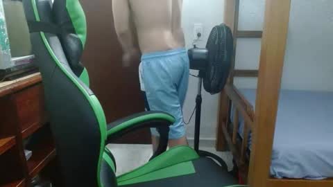 Snapshot of justin_taylor02 chatting on 11-02-25, 09:06 justin_taylor02 online show from 11-02-25, 09:06