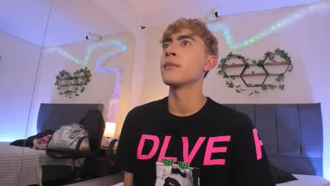 Justin online show from 12-01-25, 11:26