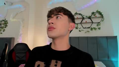 Snapshot of justinbe_ chatting on 12-20-25, 11:28 Justin online show from 12-20-25, 11:28