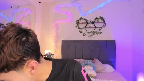 Snapshot of justinbe_ chatting on 01-09-26, 11:13 Justin online show from 01-09-26, 11:13