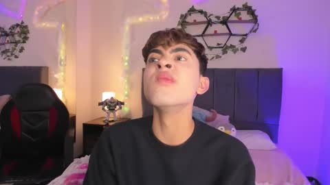 Snapshot of justinbe_ chatting on 01-13-26, 11:26 Justin online show from 01-13-26, 11:26