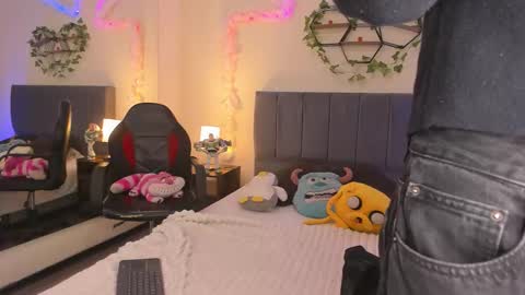 Snapshot of justinbe_ chatting on 02-27-26, 11:21 Justin online show from 02-27-26, 11:21