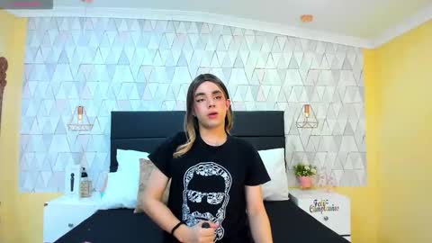 Snapshot of justineperry chatting on 10-20-25, 03:40 Justine online show from 10-20-25, 03:40