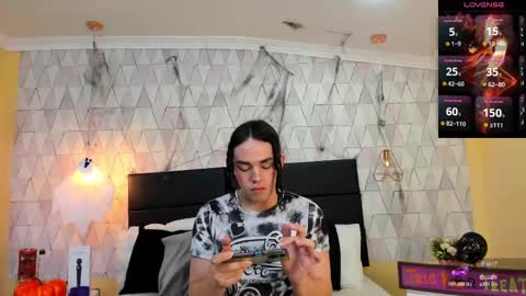 Snapshot of justineperry chatting on 10-22-25, 04:13 Justine online show from 10-22-25, 04:13