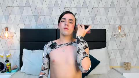 Snapshot of justineperry chatting on 12-02-25, 03:23 Justine online show from 12-02-25, 03:23