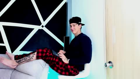 Snapshot of justinfuller_31 chatting on 10-20-25, 06:30 justinfuller_31 online show from 10-20-25, 06:30