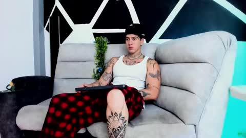 Snapshot of justinfuller_31 chatting on 10-23-25, 04:17 justinfuller_31 online show from 10-23-25, 04:17