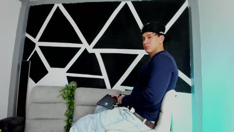 Snapshot of justinfuller_31 chatting on 11-08-25, 12:33 justinfuller_31 online show from 11-08-25, 12:33