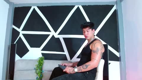 Snapshot of justinfuller_31 chatting on 11-26-25, 04:08 justinfuller_31 online show from 11-26-25, 04:08