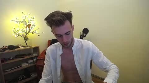 Hologram Guy online show from 07-08-26, 07:13