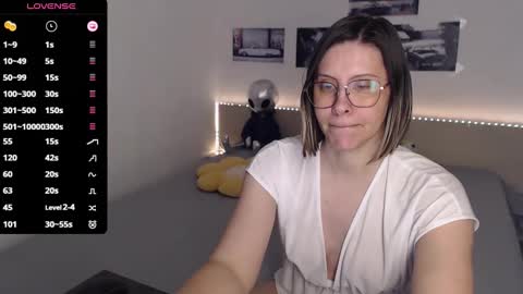 Snapshot of justmexy7 chatting on 02-20-25, 06:06 Julie online show from 02-20-25, 06:06