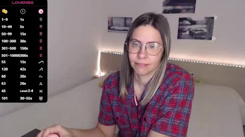 Snapshot of justmexy7 chatting on 12-20-25, 05:14 Julie online show from 12-20-25, 05:14