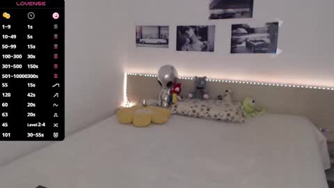 Snapshot of justmexy7 chatting on 01-10-26, 05:09 Julie online show from 01-10-26, 05:09