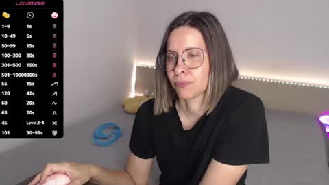 Julie online show from 07-10-26, 04:17