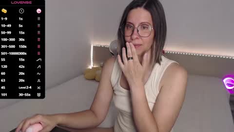 Julie online show from 07-19-26, 03:54