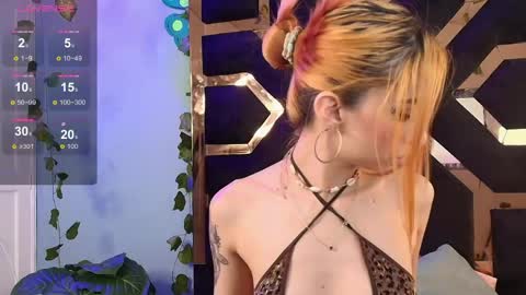Snapshot of justmia_ chatting on 05-20-26, 03:02 Mia online show from 05-20-26, 03:02