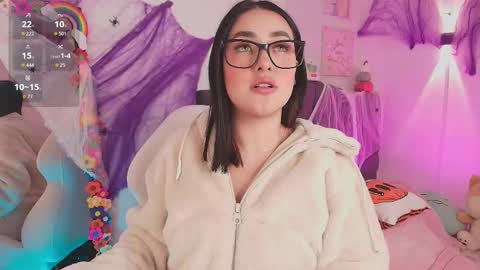 Snapshot of justonecute chatting on 10-07-25, 11:24 Emy online show from 10-07-25, 11:24