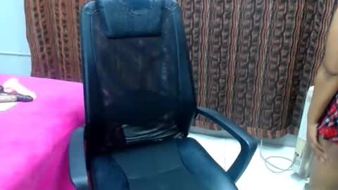 jusybee online show from 04-15-26, 04:47