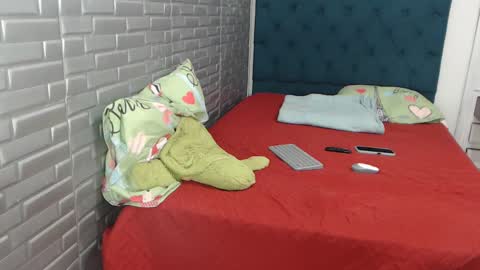 juviaandgray online show from 01-17-25, 07:38