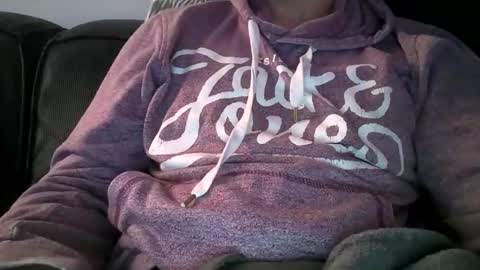 Snapshot of jwdick21 chatting on 10-09-25, 05:22 jwdick21 online show from 10-09-25, 05:22