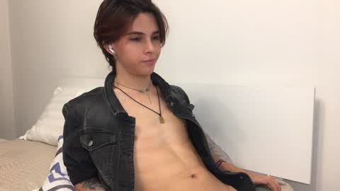 Snapshot of k0sta_32 chatting on 12-07-24, 01:03  k0sta online show from 12-07-24, 01:03